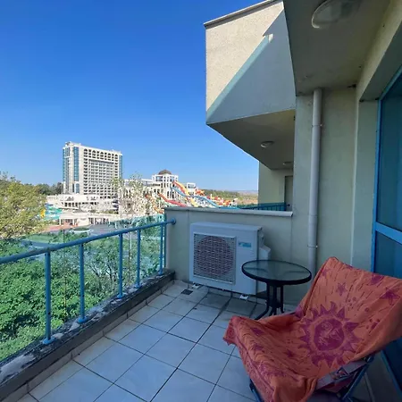 Private 2-Bedroom Apartment 